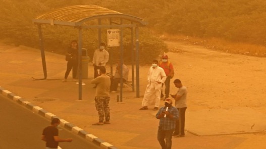 الكويت: إيقاف حركة الملاحة مؤقتا في