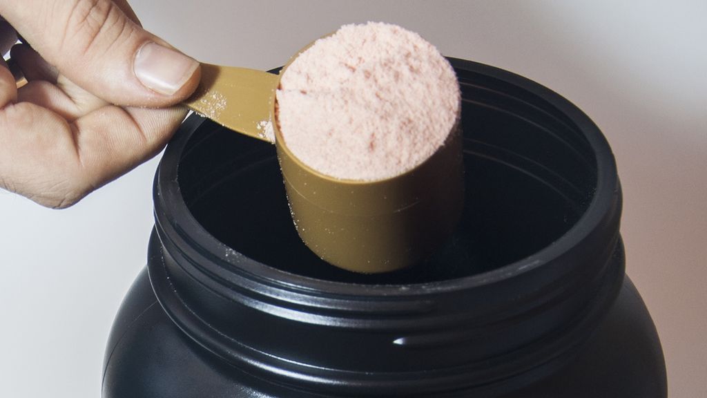 هل مكملات البروتين صحية ومتى تشكّل