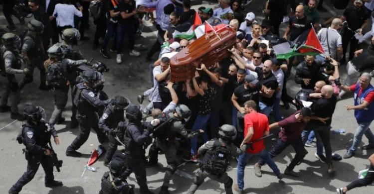 الاعتداء على جنازات الشهداء.. . سياسة