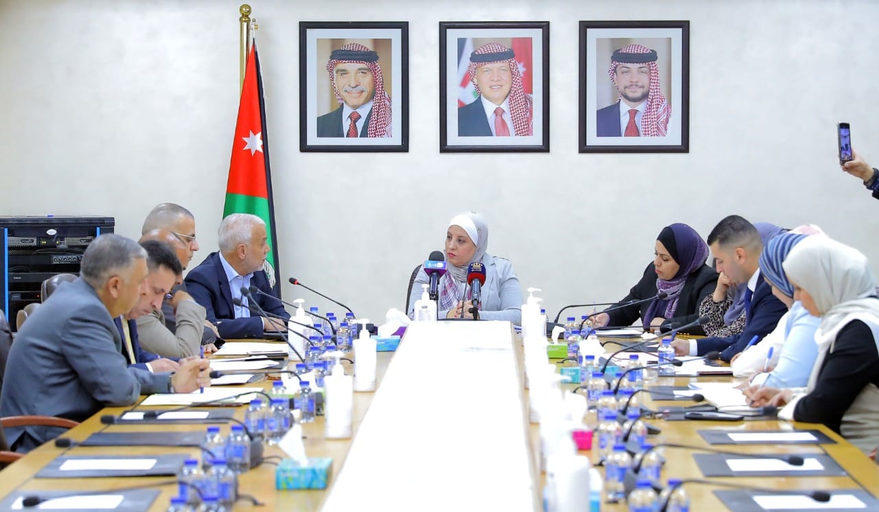 الأسرة النيابية تبحث آلية دعم ذوي