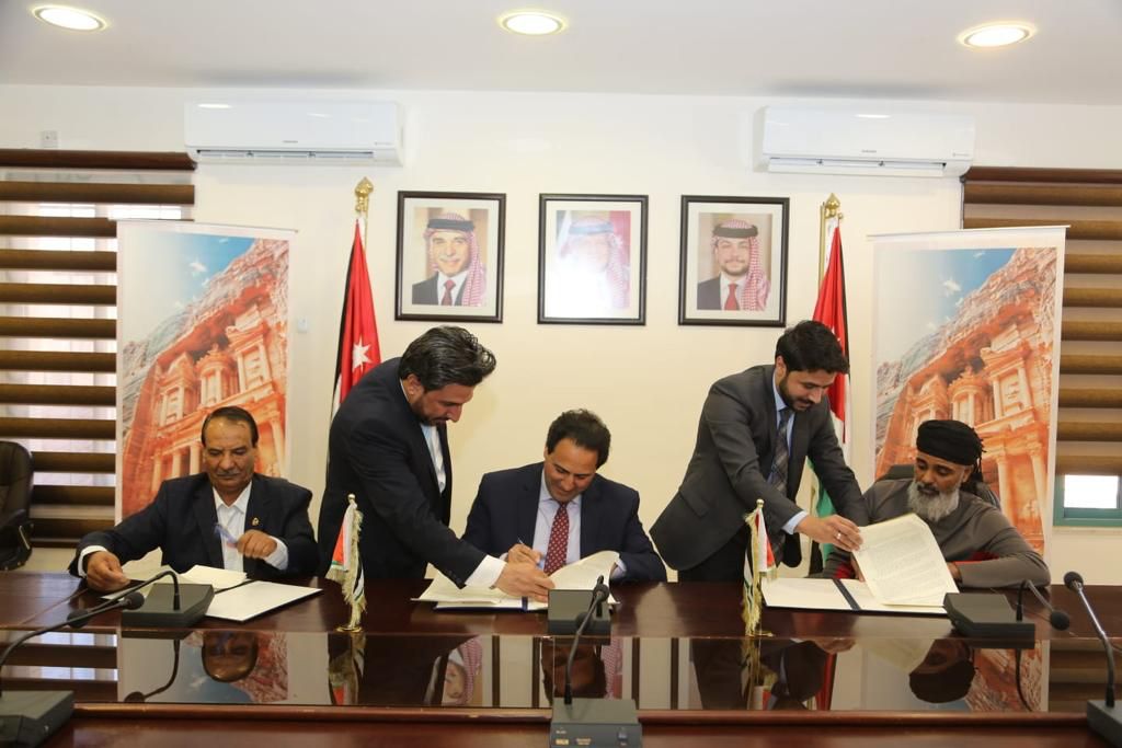 إقليم البترا تبرم إتفاقيات تعاون لتحسين