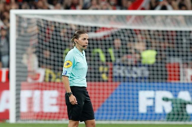 ست سيدات للتحكيم في مونديال قطر