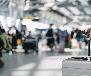 حيلة رائعة لاصطحاب المزيد من الأمتعة