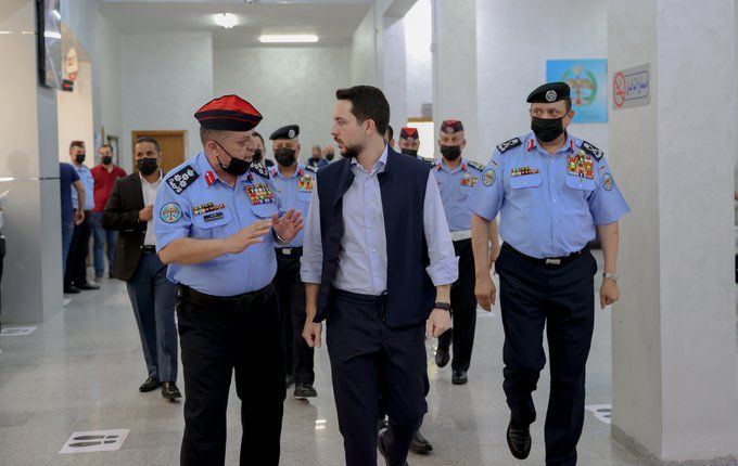 صورة ولي العهد في ادارة ترخيص