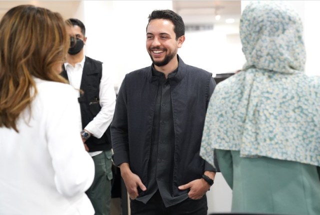 ولي العهد يفتتح الفرع الجديد لـ