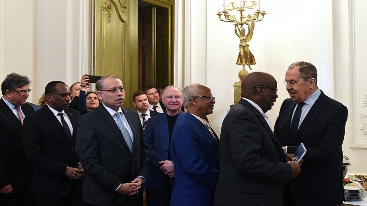 لافروف لدول إفريقيا: سننفذ التزاماتنا بشأن