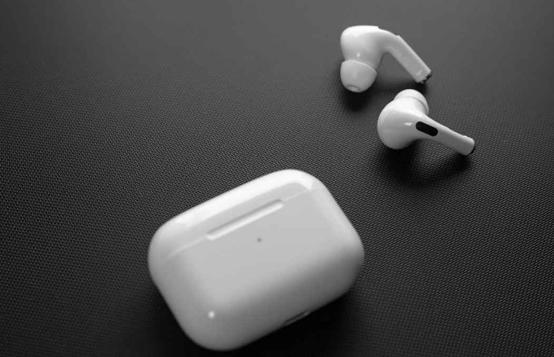 زوجان يقاضيان أبل .. تسببت في