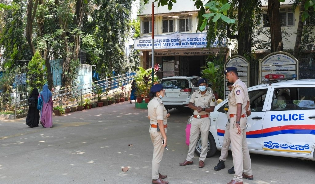 “تعذبه وتضربه يوميا بالعصا والمقلاة” رجل