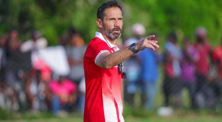 الوحدات يستقبل الفرنسي جوميز الاثنين