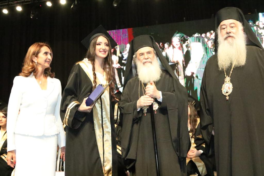 مدارس الروم الأرثوذكسي تخرج الثانوية العامة