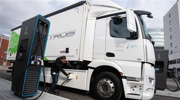 دايملر تراك تختبر شاحنة كهربائية بمدى