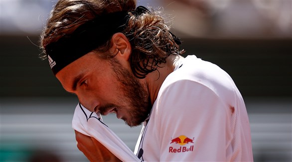 تسيتسيباس يودع رولان غاروس