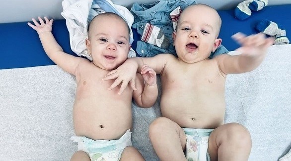 تحمل وهي حامل وتنجب توأما معجزة