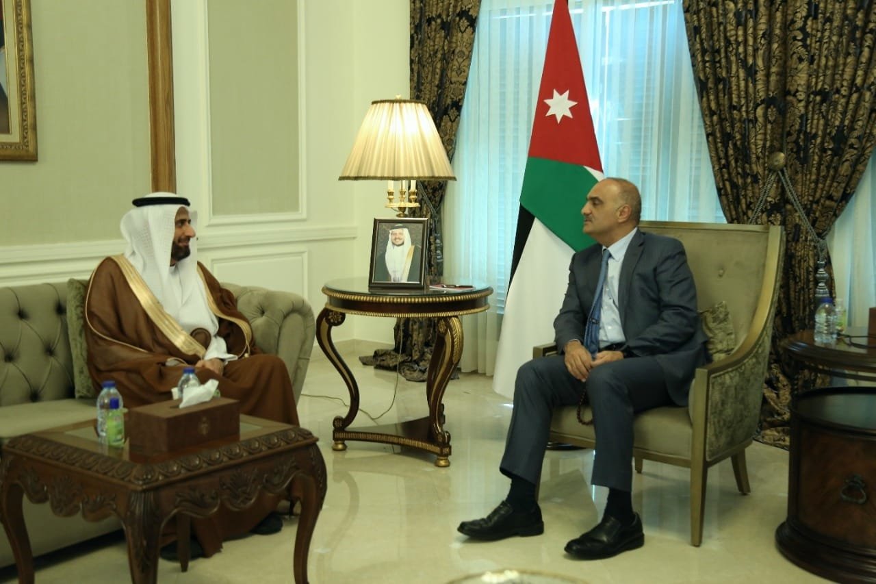 الخصاونة يلتقي وزير الحج والعمرة السعودي
