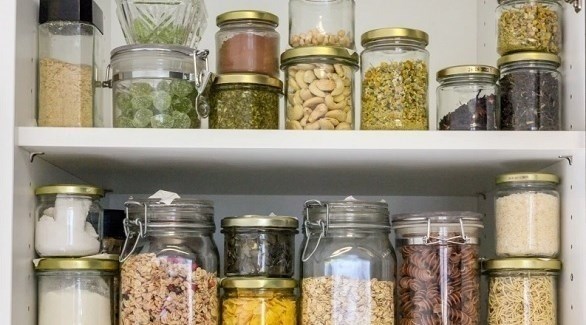 أفكار للحصول على خزائن مطبخ منظمة