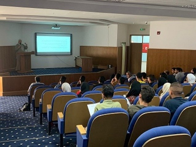 كلية العمارة والتصميم تنظيم ورشتي عمل