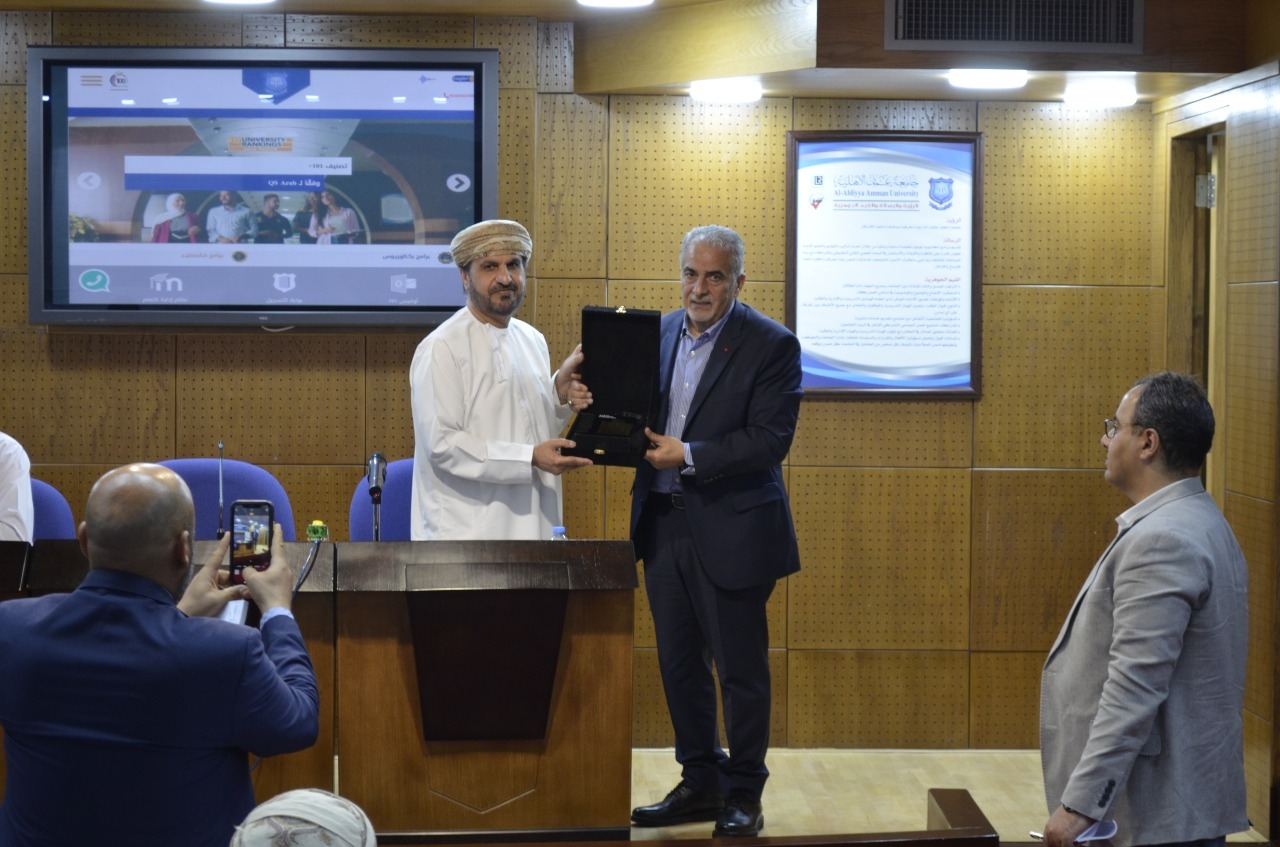 عمان الأهلية تستقبل السفير العماني في