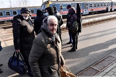 لاجئون أوكرانيون يغادرون بلغاريا بسبب مخاوف