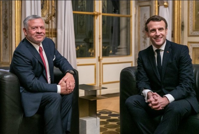 الملك يبحث هاتفيا مع الرئيس الفرنسي