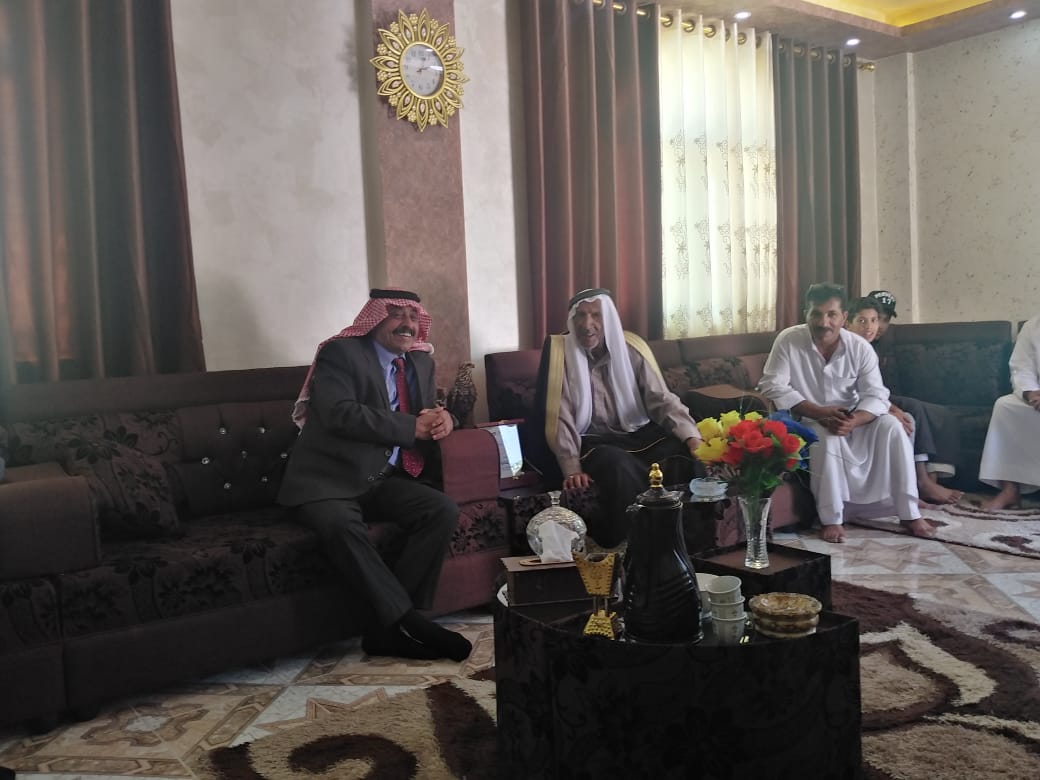 بتوجيهات ملكية.. الحجايا يزور الشيخ والقاضي