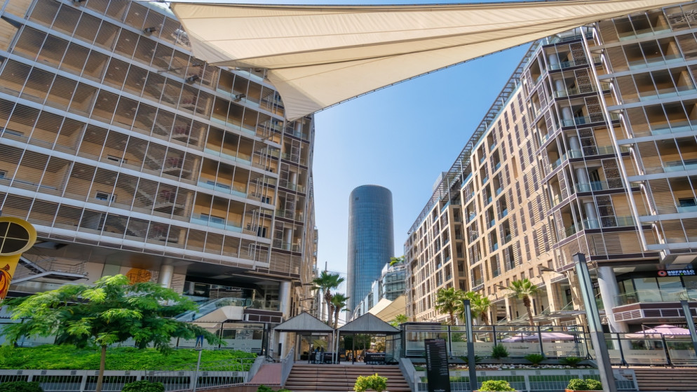 الاستثمار النيابية تتعهد بإجراء التشريعات اللازمة