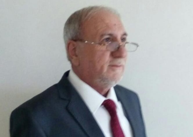 رشيد عباس يطرح جملة من التساؤلات