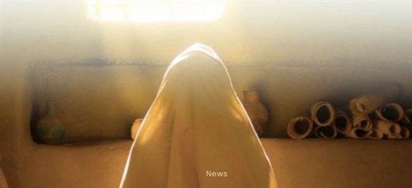 لسلامة طاقم الفيلم والزبائن