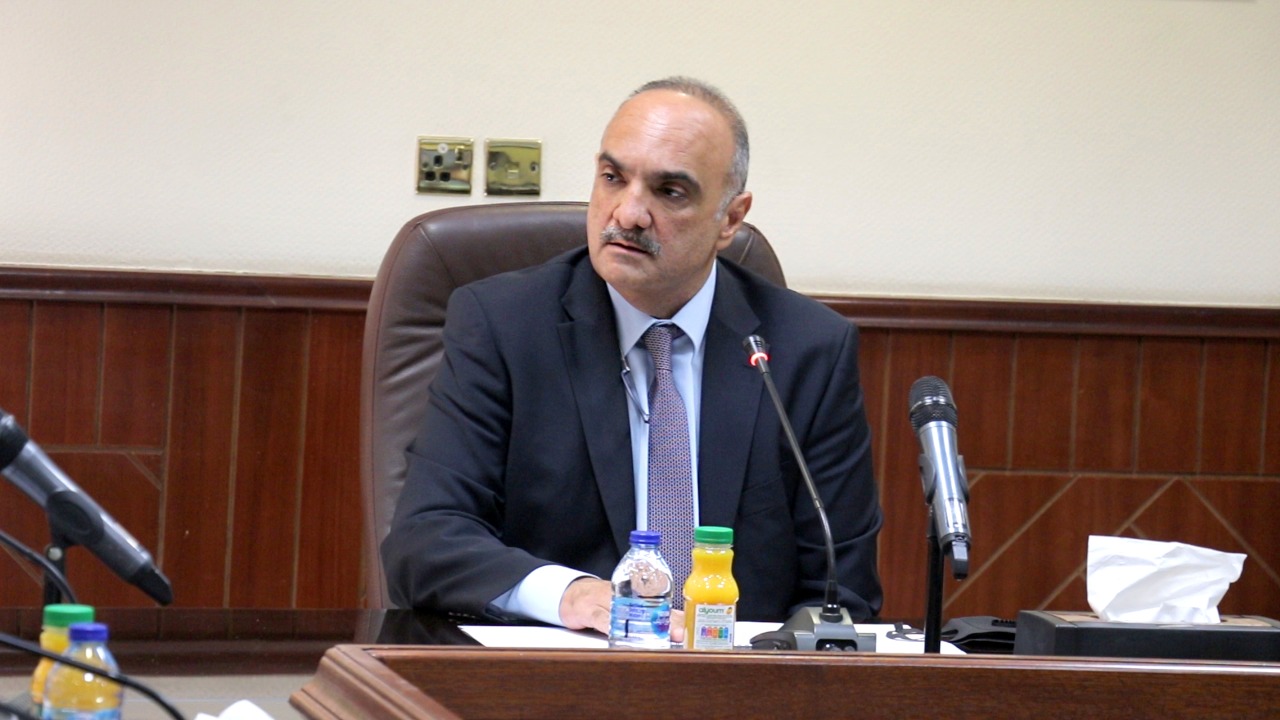 تشكيل فريق حكومي من 10 وزراء..