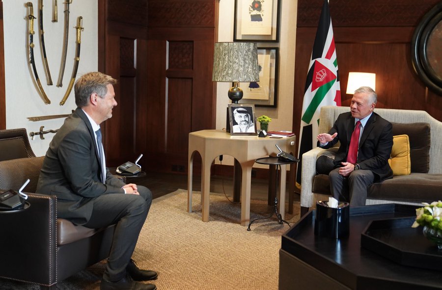 الملك يستقبل نائب المستشار الألماني