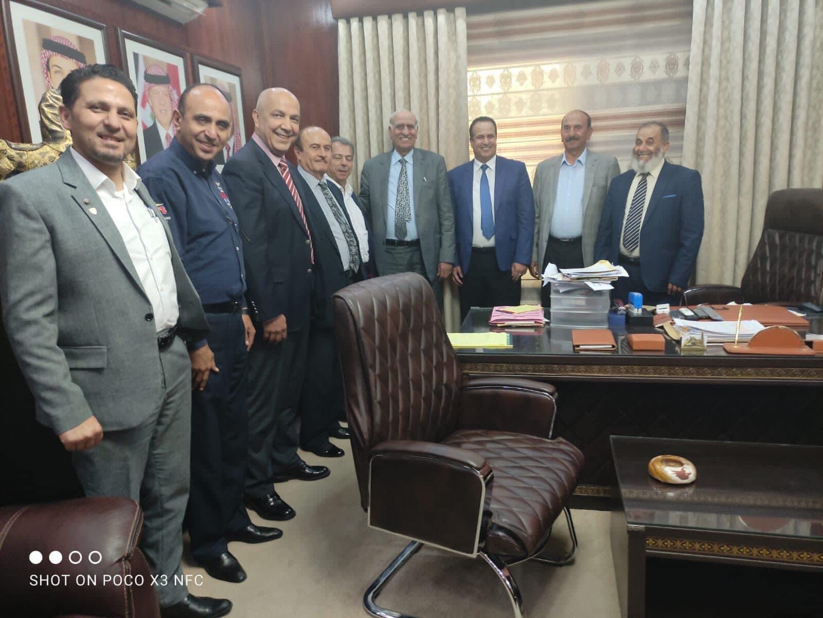 حزبا الأمة (تحت التأسيس) والعمل (تحت