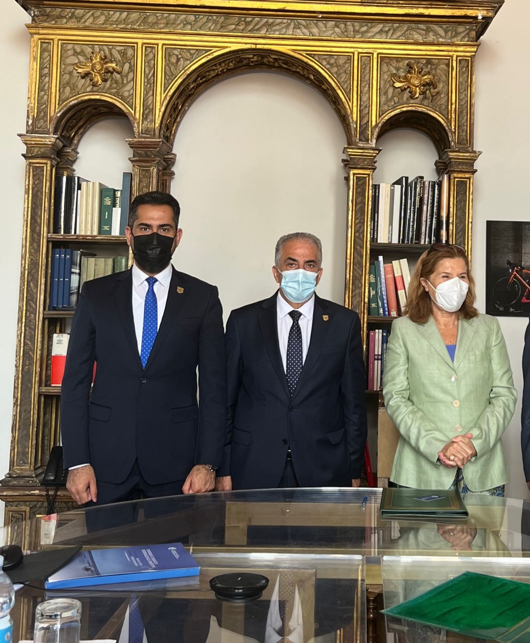 عمان الأهلية توقع مذكرة تفاهم مع