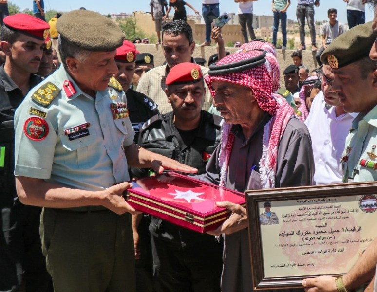 القوات المسلحة تشيع جثمان الشهيد الرقيب1