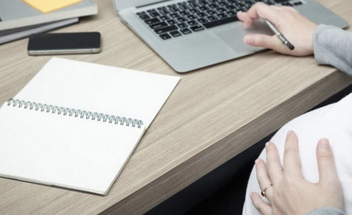 نعم.. إجهاد الأم سبب لمشاكل الطفل