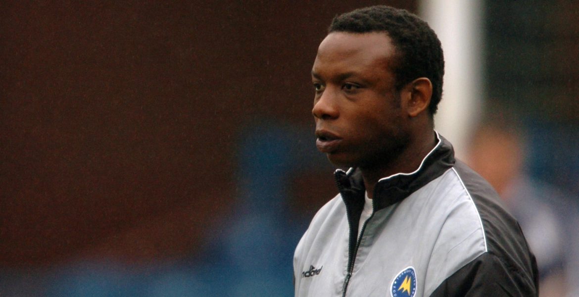 أحدهم أقيل بعد 10 دقائق من