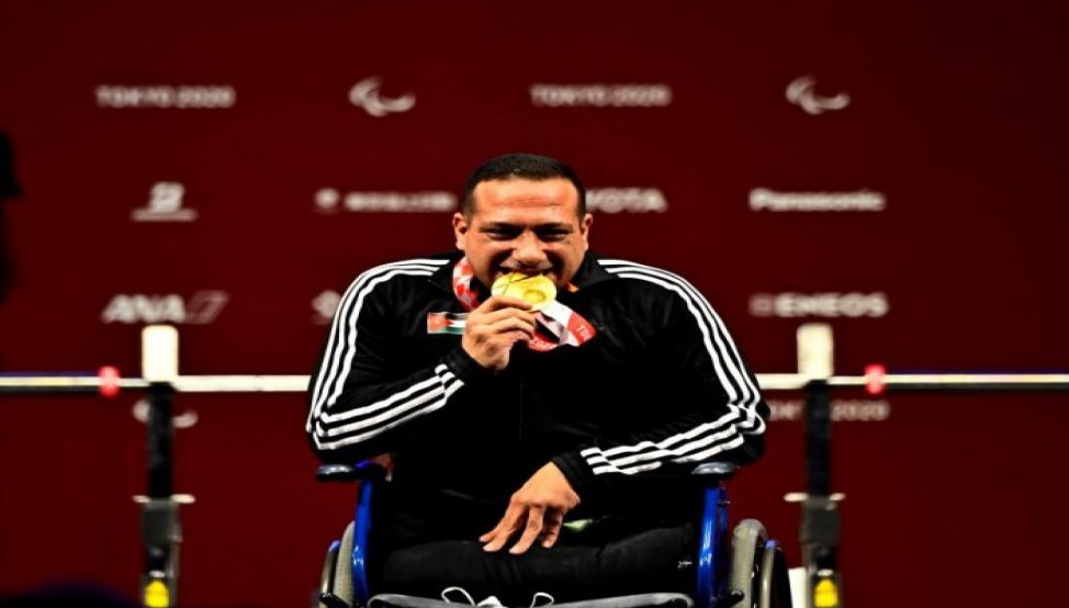 الاردني عمر قرادة يواصل كتابة التاريخ