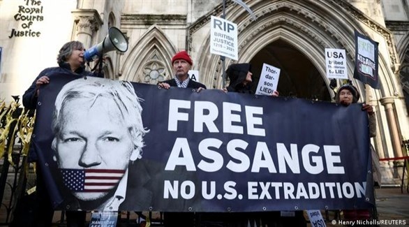 أسانج يتعهد بالمقاومة