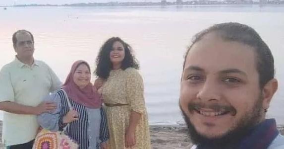 بعد وفاة أسرتها بالكامل في انهيار