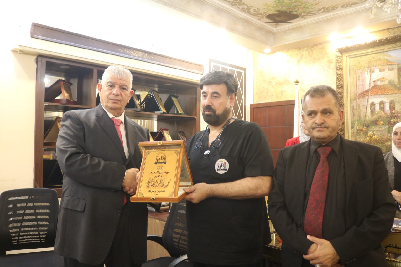 البقاعي يكرم عضيبات تقديرا لخدماته الجليله