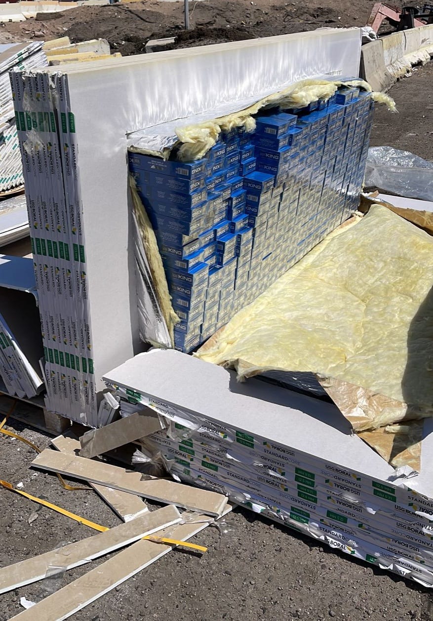 الجمارك تحبط تهريب (125) كرتونة دخان