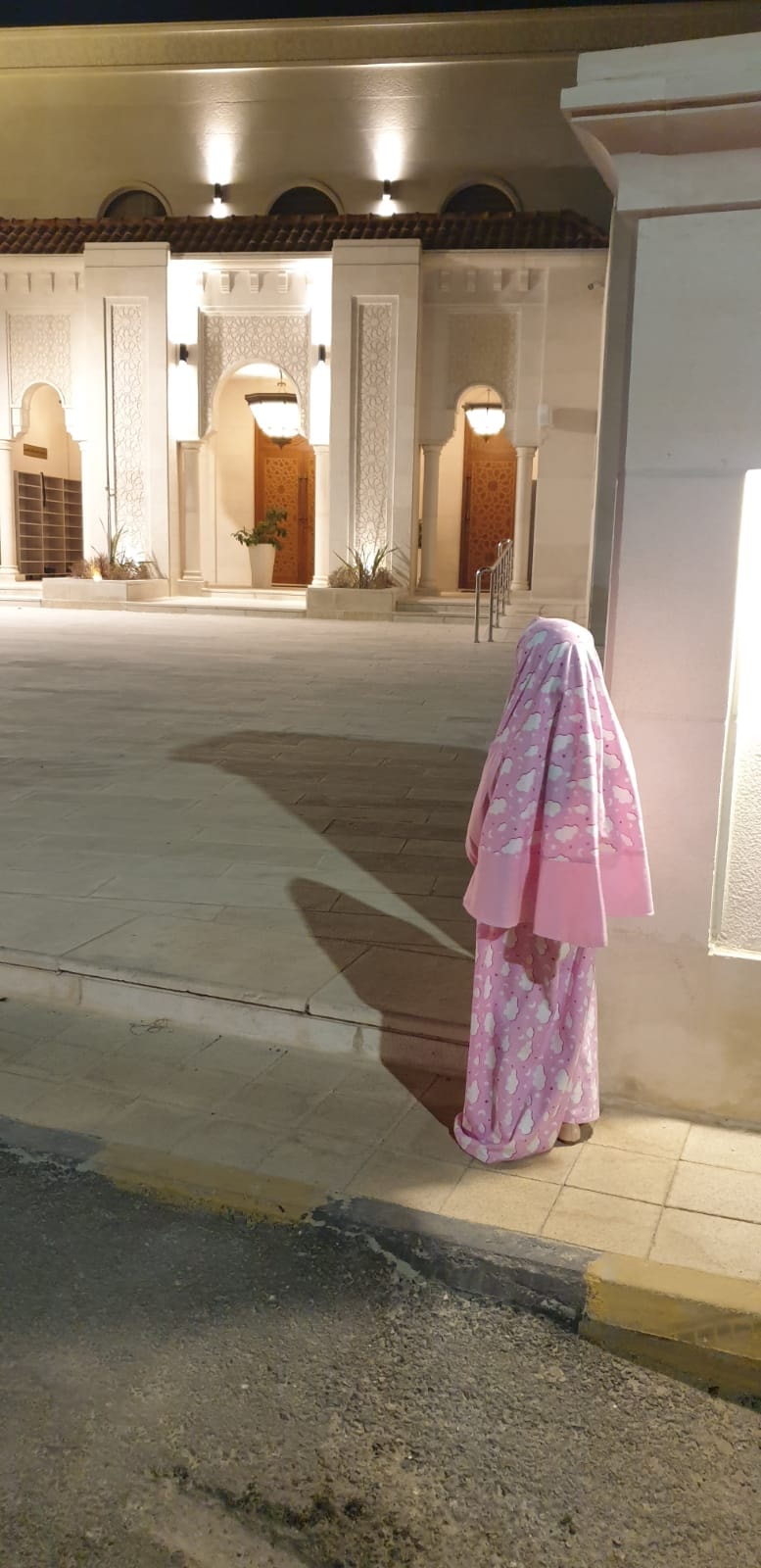 طفلتي سارة التي علمتني حكمة الصلاة