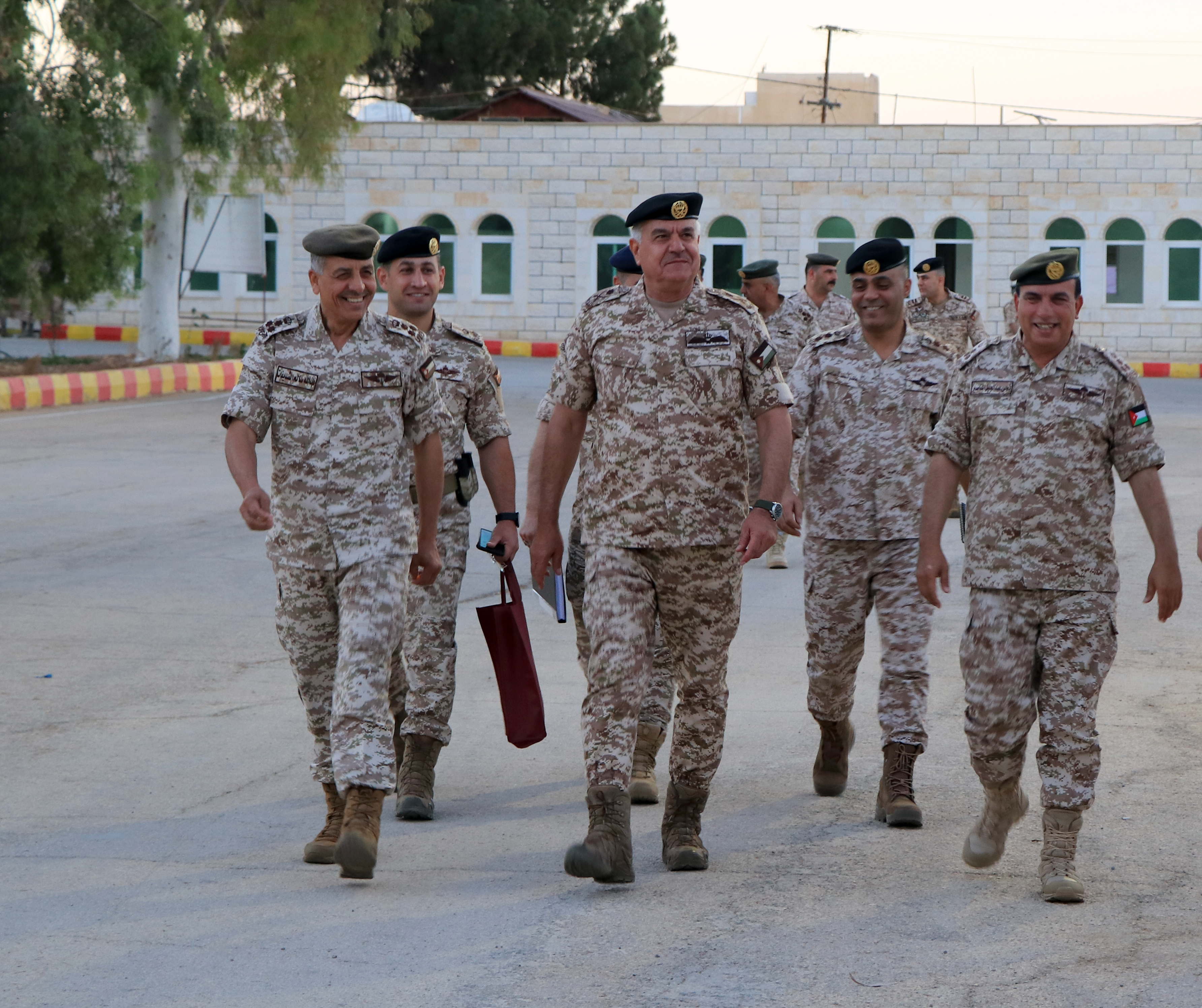 الحنيطي: تطوير وتزويد تشكيلات القوات المسلحة