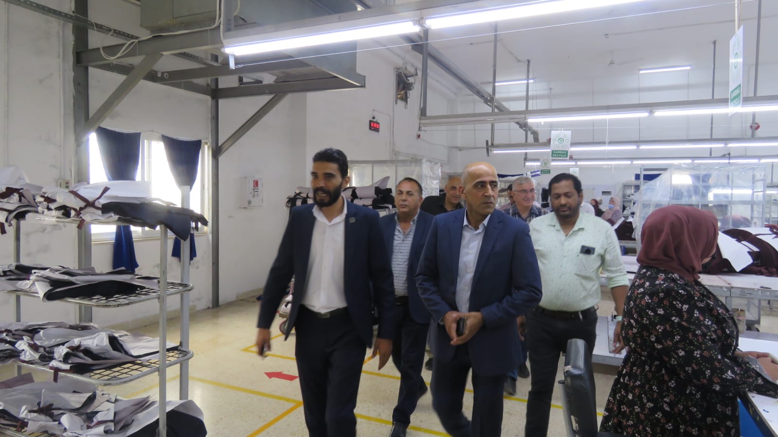 رئيس بلدية جرش الكبرى يزور مصنع