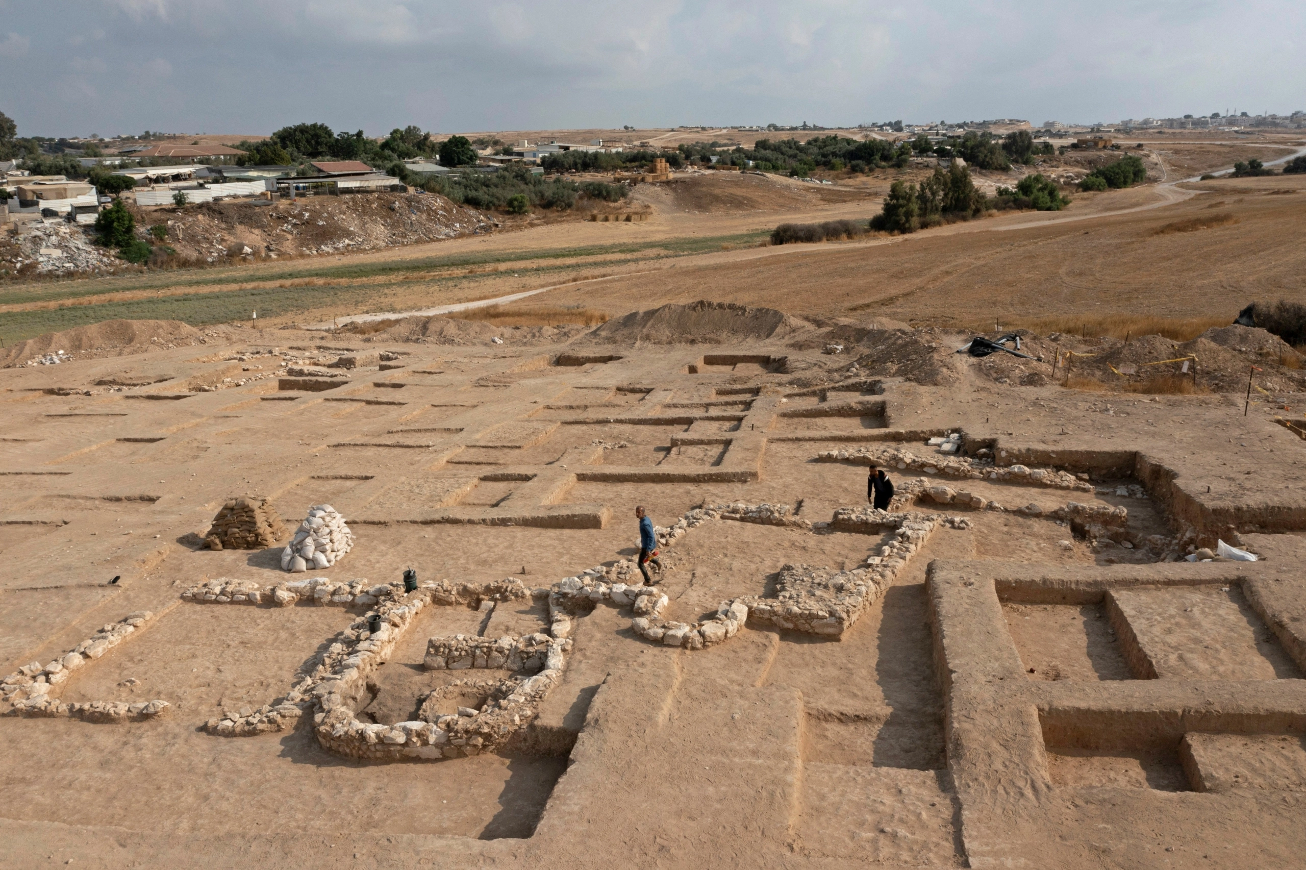 الاحتلال الإسرائيلي يكتشف مسجدا أثريا في