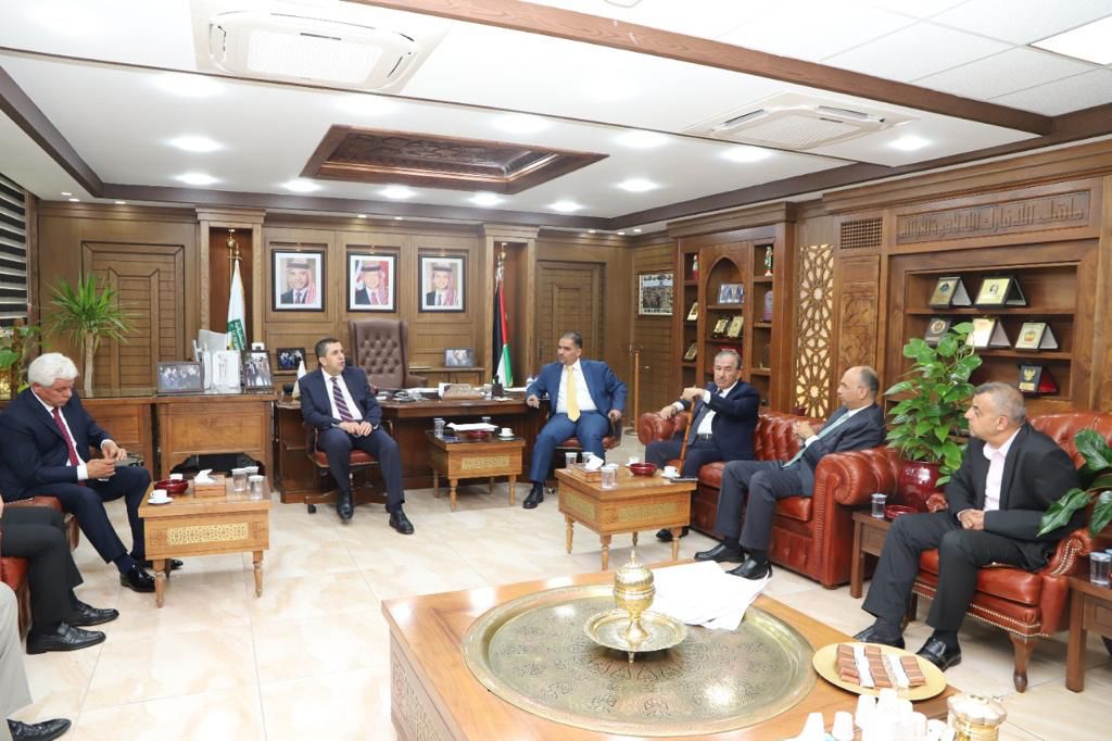 الحياري يتعهد لرئيس جامعة البلقاء التطبيقية