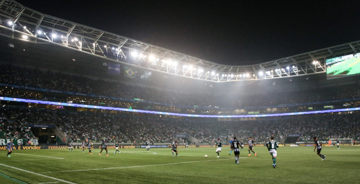 عمره 15 عاما وسعره 40 مليون