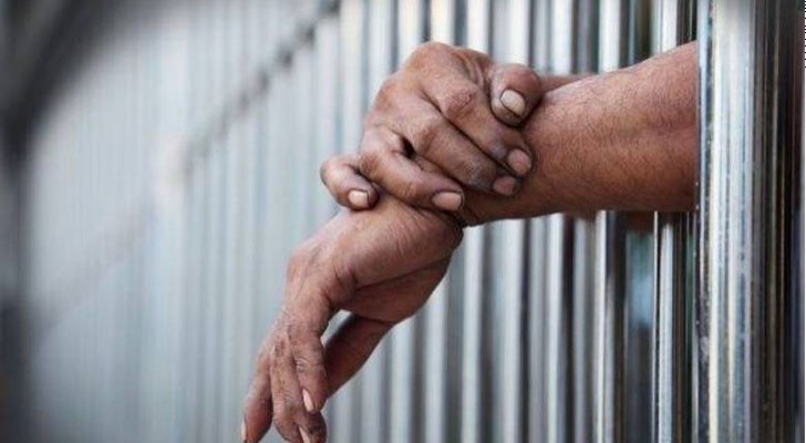 وزير سابق: لا يجوز تمديد أمر