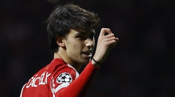 لا يفكر في الرحيل عن الأتلتي