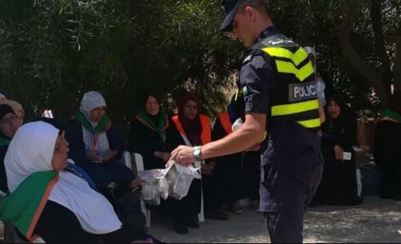 الدوريات الخارجية ترافق قوافل الحجاج للمنافذ