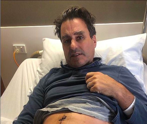 تقرير إخباري ينقذ حياة نجم إذاعي