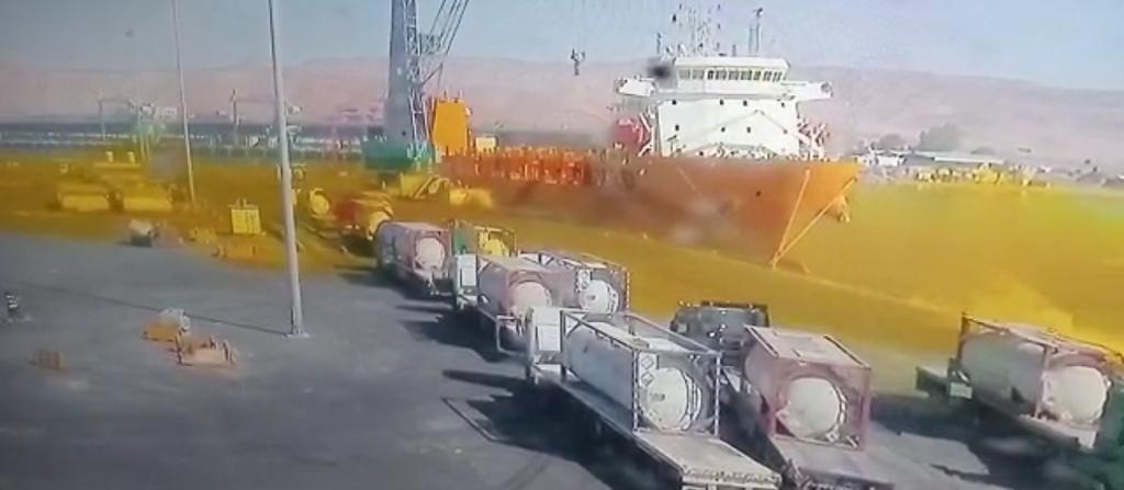 لحظة انفجار صهريج معبأ بمادة غازية